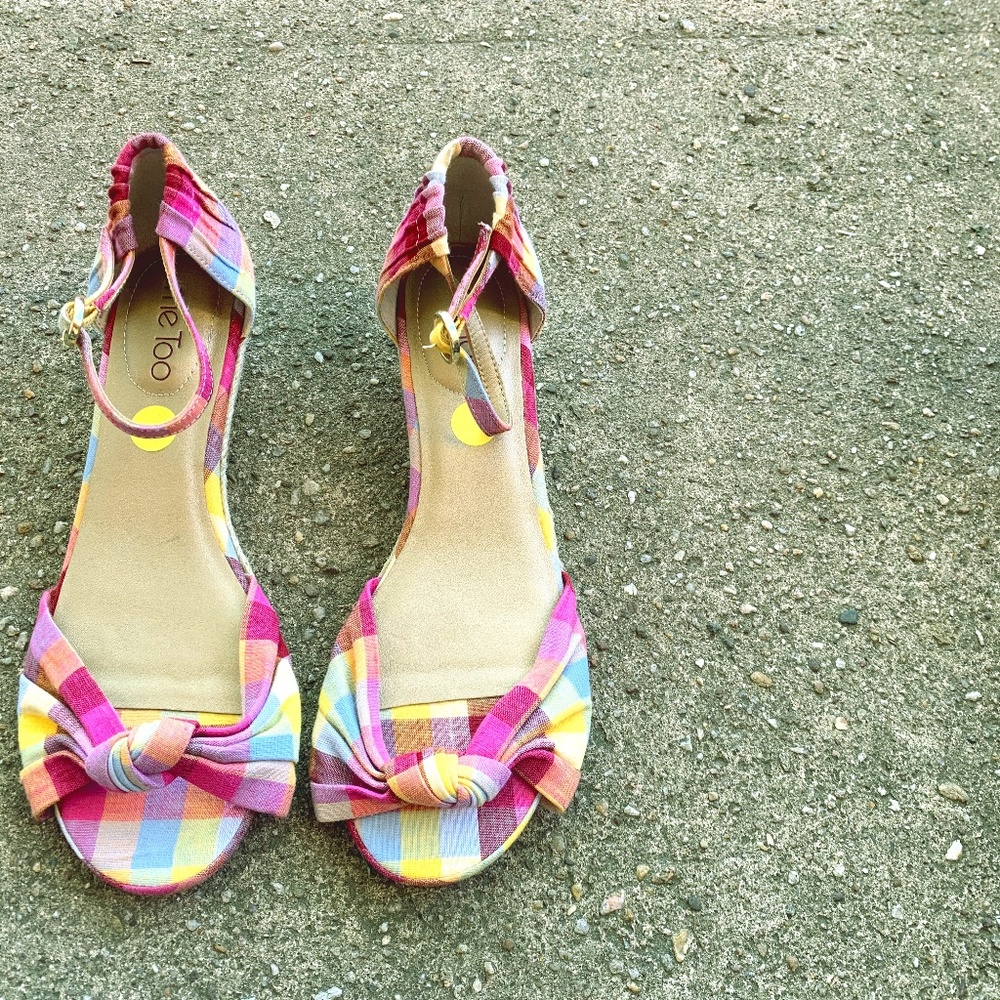 Wedge, strappy sandels